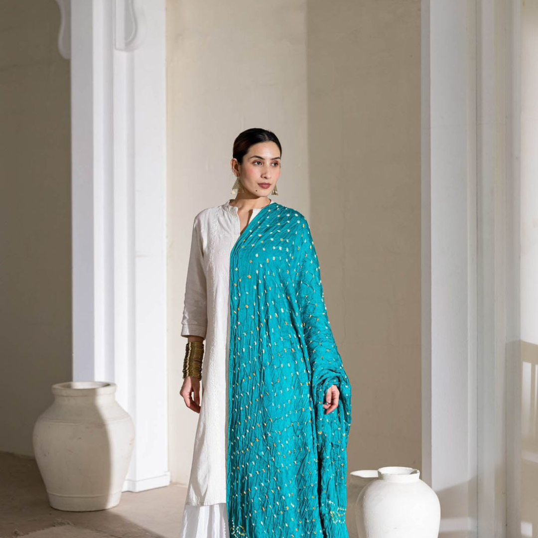 Lightweight, elegant & easy to style.